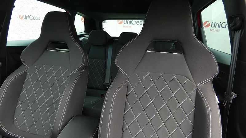 Škoda Karoq 1,5 TSI DSG Sportline - fotka 7 z 23