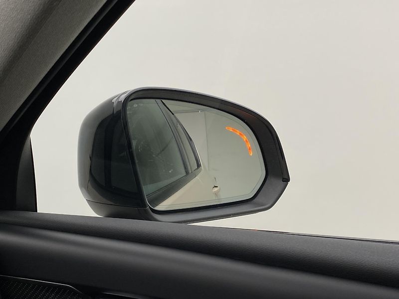 Volvo XC40 (2026) B3 AUT DARK ULTRA - fotka 32 z 66