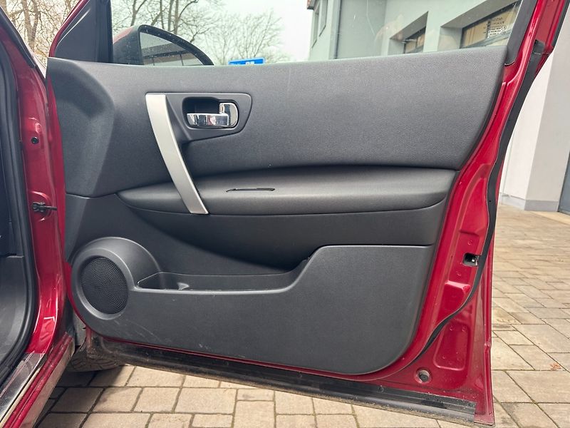 Nissan Qashqai (2012) 2.0 BA+LPG, 4x4 - fotka 14 z 28