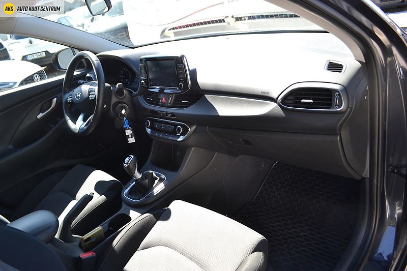 Hyundai i30 FB 1.0T-GDI COMFORT ALU16 - fotka 14 z 54