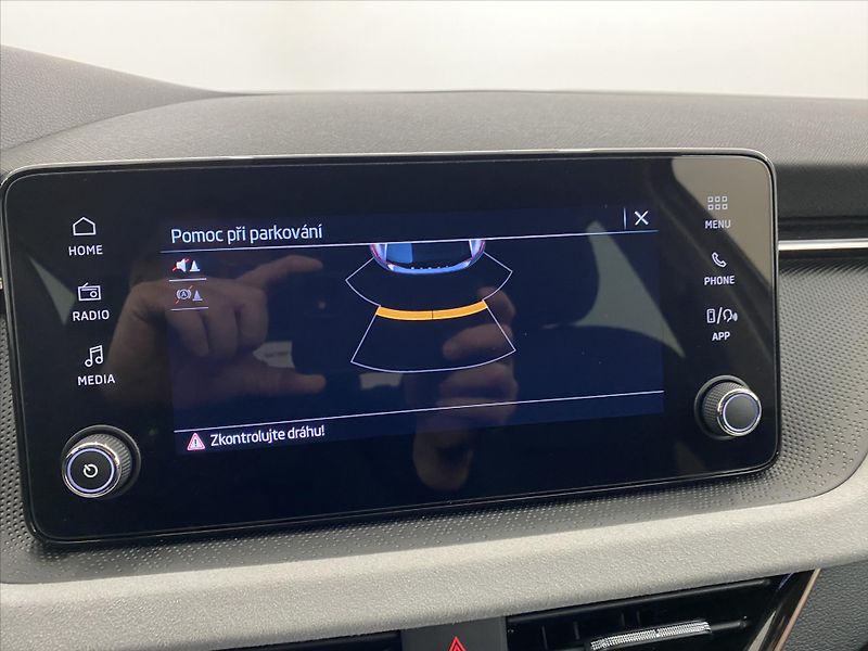 Škoda Scala 1,0 TSI 85kW Top Selection - fotka 13 z 30