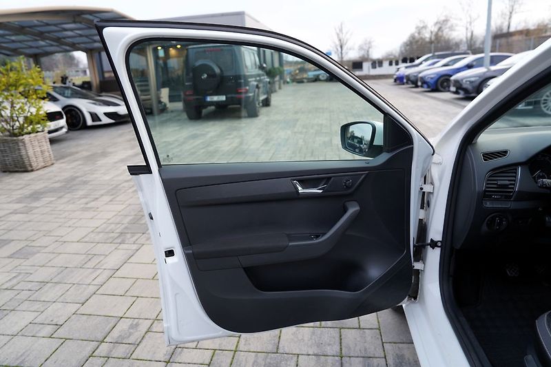 Škoda Fabia 1.0 TSI 70kW Ambition ČR - fotka 14 z 36