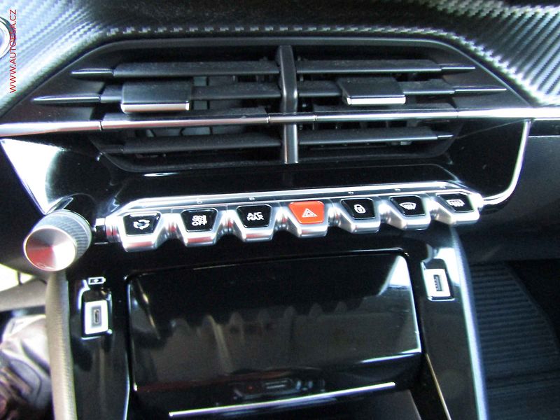 Peugeot 208 (2022) 1.2 PT, AT, STK9/28 - fotka 15 z 16