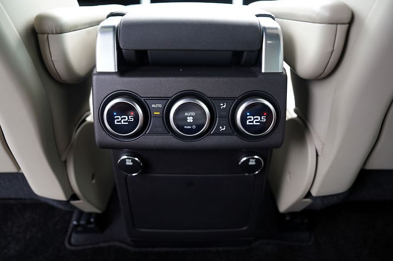 Land Rover Discovery 3.0 TD6/HSE/260PS/ČR - fotka 39 z 54