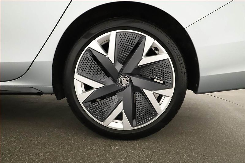 Škoda Superb (2025) 2.0 TDI, SPORTLINE, DPH - fotka 12 z 28