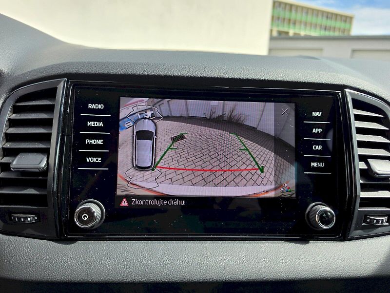 Škoda Karoq (2023) 1,5TSI 110KW SPORTLINE - fotka 10 z 33