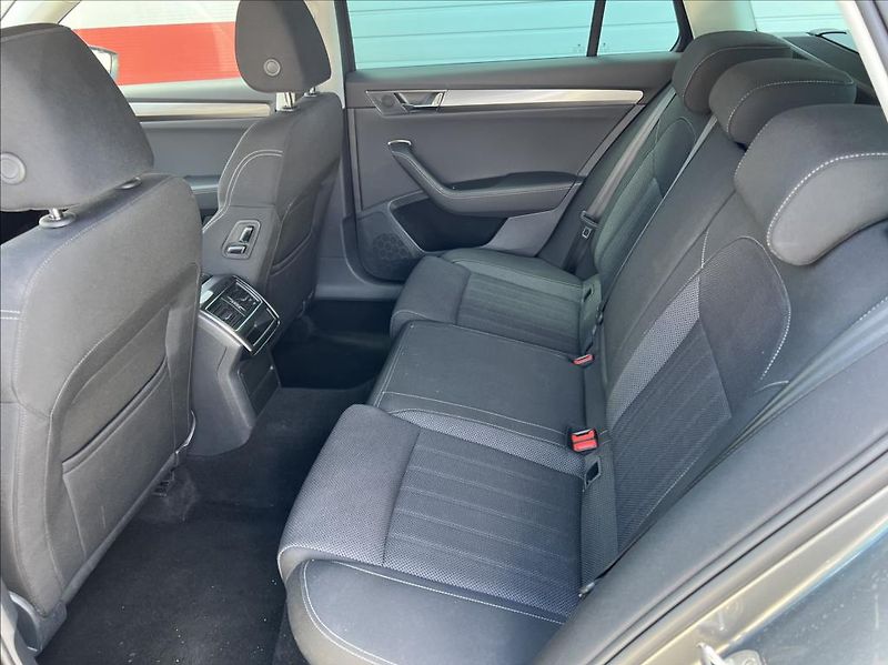 Škoda Superb 2,0 TDi DSG STYLE záruka - fotka 6 z 17