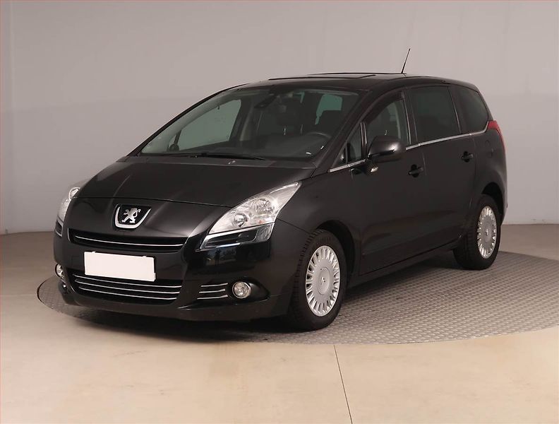 Peugeot 5008 (2014) Active Pack 1.6 HDi, Automat - fotka 2 z 16