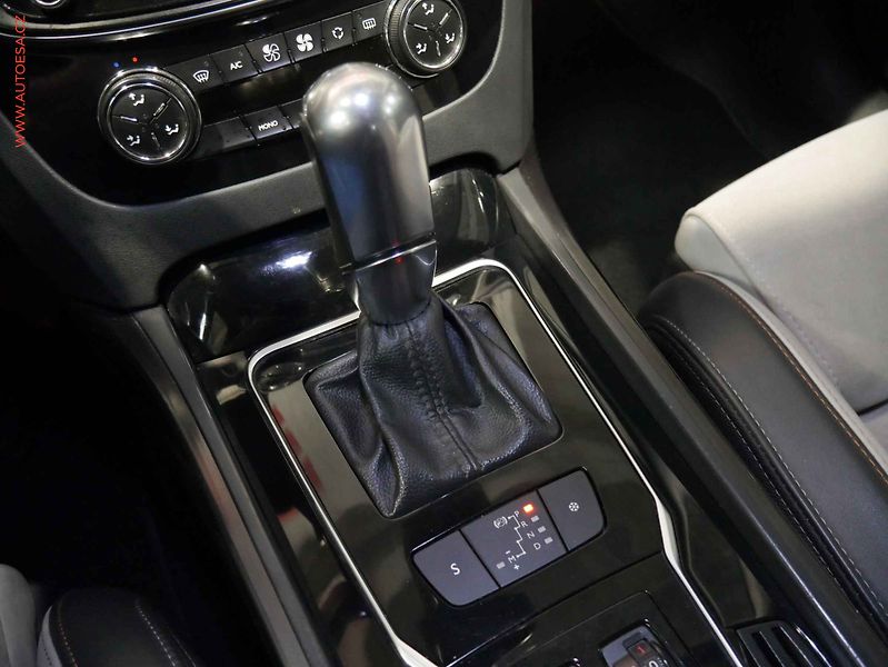 Peugeot 508 (2016) 2.0HDi, ČR, AT, navi, LED - fotka 21 z 26