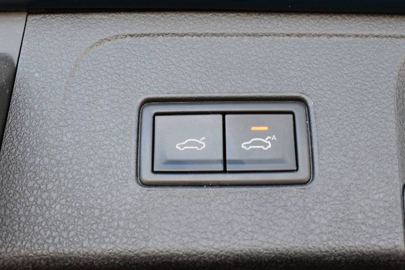Volkswagen Passat Variant (2023) 1.5TSI 110kW, LED, tažné - fotka 15 z 24