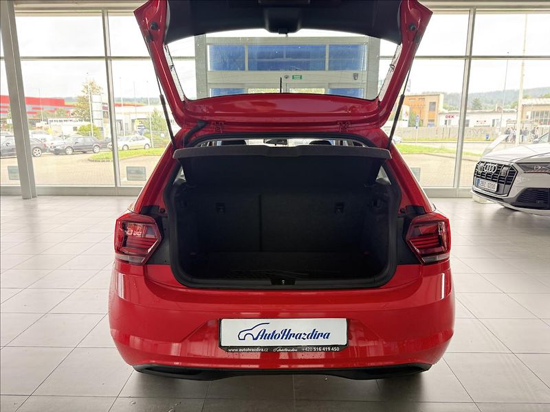 Volkswagen Polo 1,0   MPI 59kW,SERVISKA,1.MAJ - fotka 21 z 22
