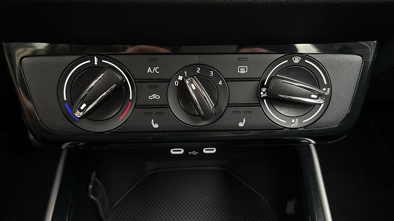 Škoda Fabia 1.0 TSI Style - fotka 13 z 23