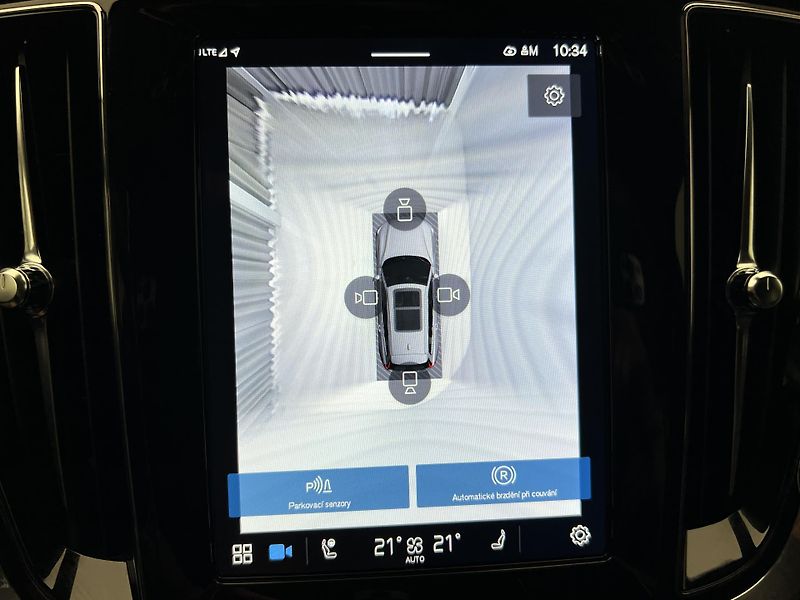 Volvo V60 B4 DARK PLUS AUT - fotka 29 z 42