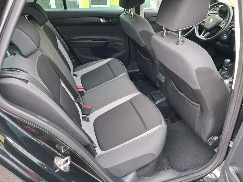 Škoda Fabia (2016) 1,2 TSi 81kw LED 1.MAJ. NAVI - fotka 18 z 40