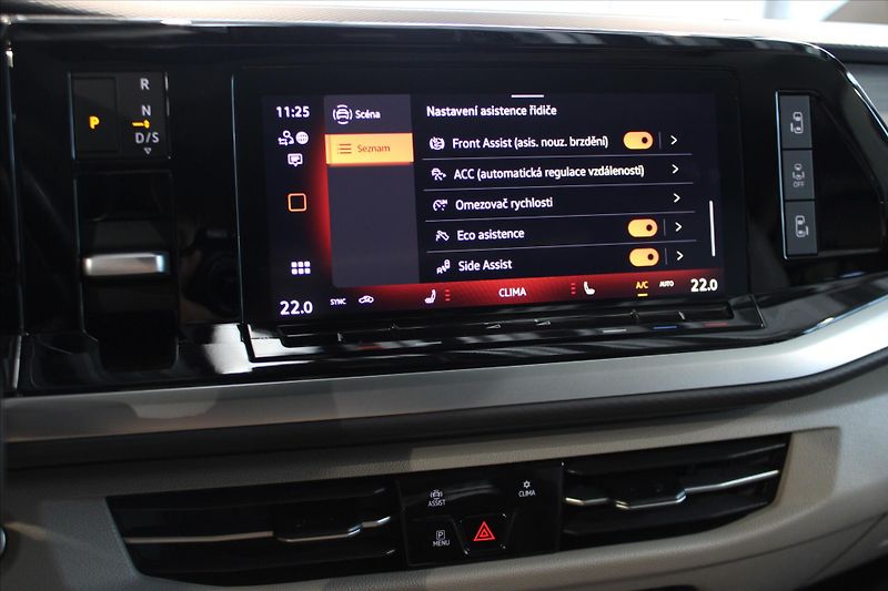 Volkswagen Multivan TDi DSG Style Long ACC/NezTop/ - fotka 18 z 33