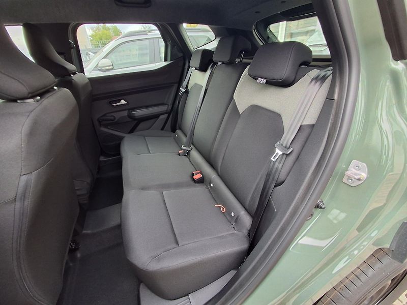 Dacia Duster (2026) essential Eco-G 120 - fotka 23 z 30
