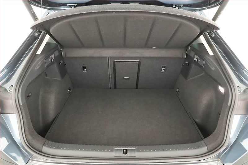 Cupra Formentor (2023) 1.4 e-Hybrid - fotka 11 z 28