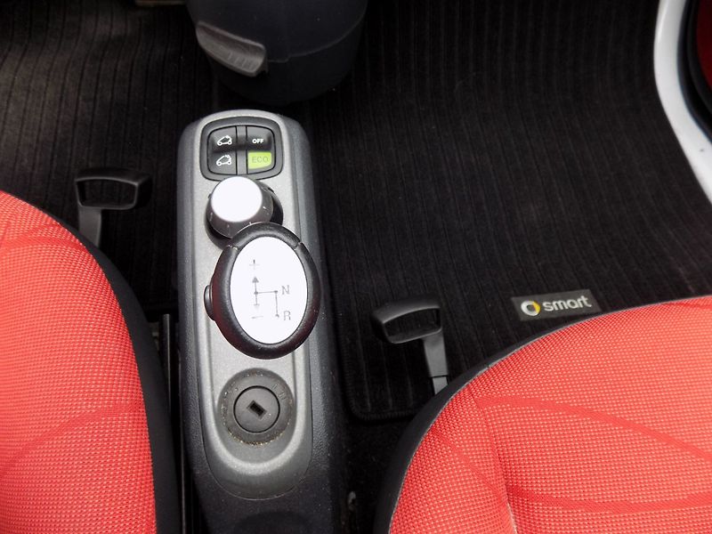 Smart Fortwo (2012) 1.0/Passion/Cabrio/AT/Klima/ - fotka 29 z 42