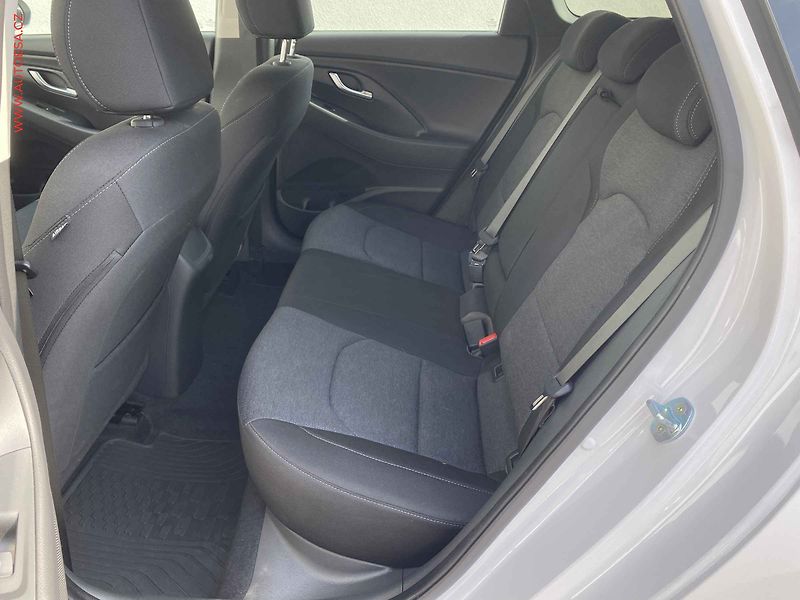 Hyundai i30 (2023) 1.5 T-GDi, 1.maj,ČR, Smart - fotka 10 z 18