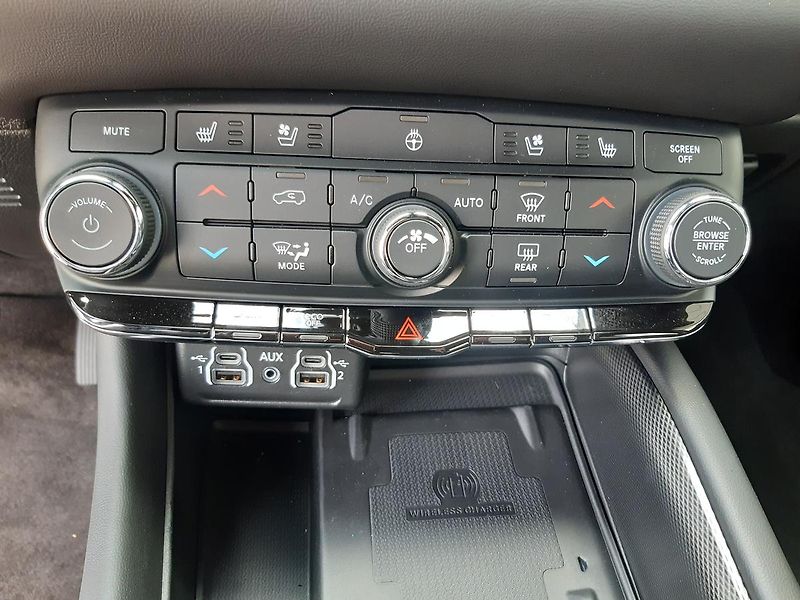 Dodge Durango (2026) 5,7 V8 HEMI  R/T 4x4 - fotka 35 z 48
