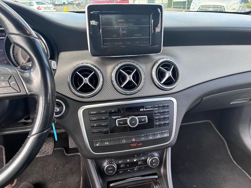 Mercedes-Benz GLA (2014) - fotka 9 z 18