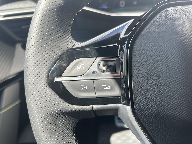 Peugeot 208 (2026) GT e-DCS6 1,2 Hybrid - fotka 15 z 26