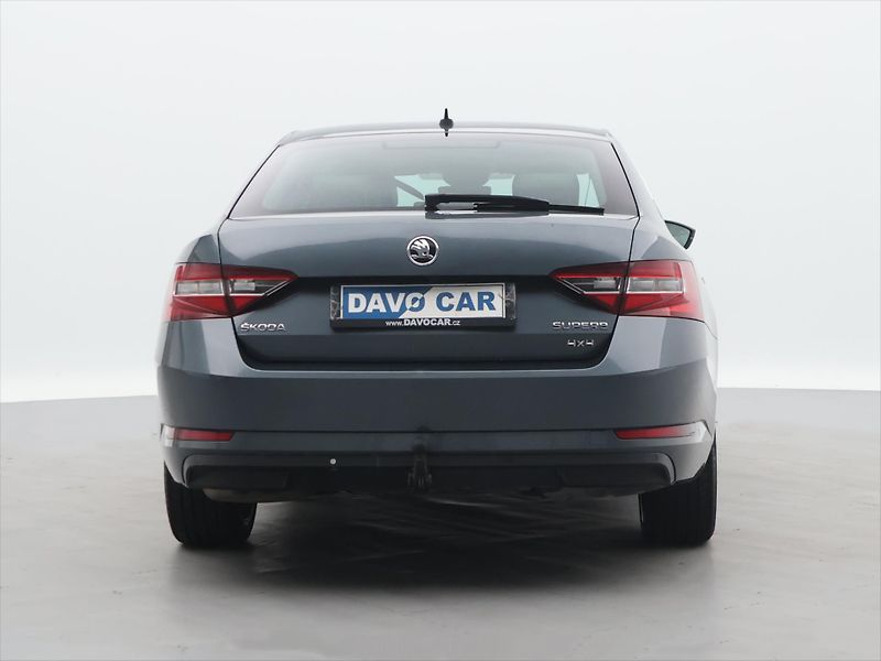 Škoda Superb 2,0 TDI 140kW DSG 4x4 CZ L&K - fotka 6 z 38