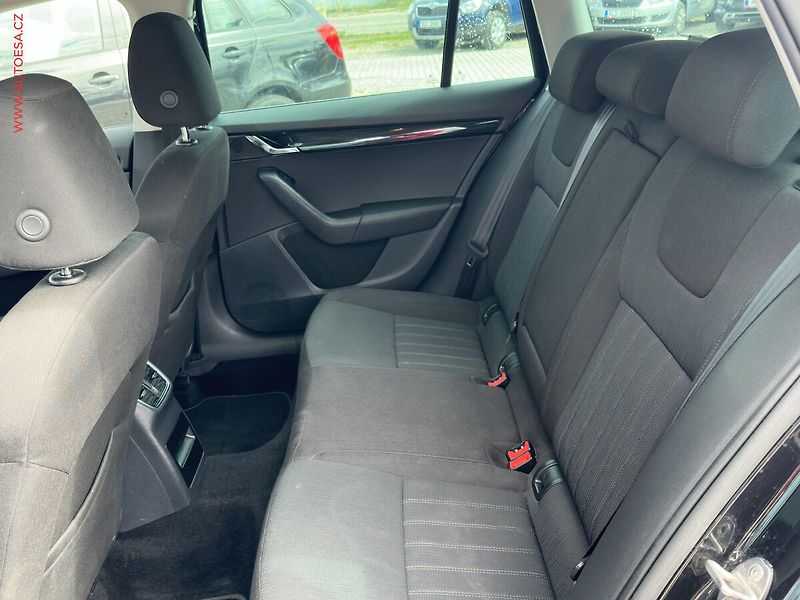 Škoda Octavia (2018) 2.0 TDi, DSG, LED, AC - fotka 10 z 24