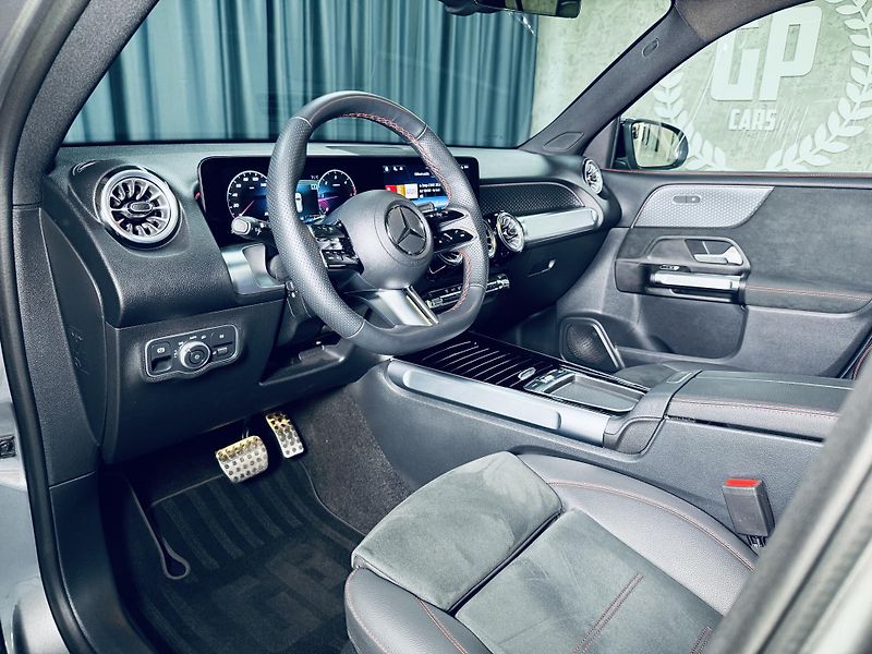 Mercedes-Benz GLB (2024) 200d*4M*AMG*OFF.ROAD*7MÍST*360 - fotka 15 z 49