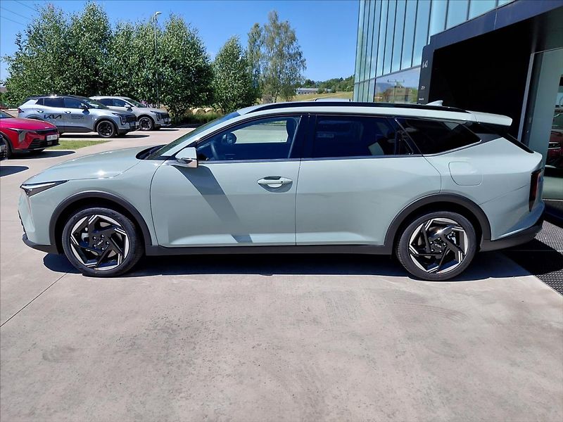 Kia K4 (2026) 1,6   T-GDI SW 7DCT TOP,17,HK - fotka 5 z 16