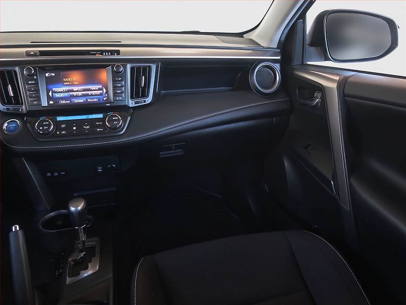 Toyota RAV4 (2016) 2.5 Hybrid - fotka 7 z 17