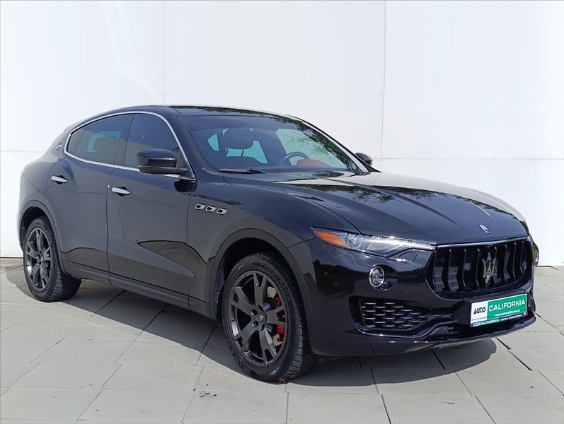 Maserati Levante 3,0 V6 Q4 Kůže,Kamera,Bi-xenon - fotka 5 z 40