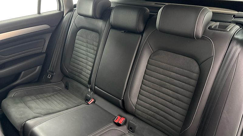 Volkswagen Passat 2.0 TDI DSG Elegance Variant - fotka 16 z 27