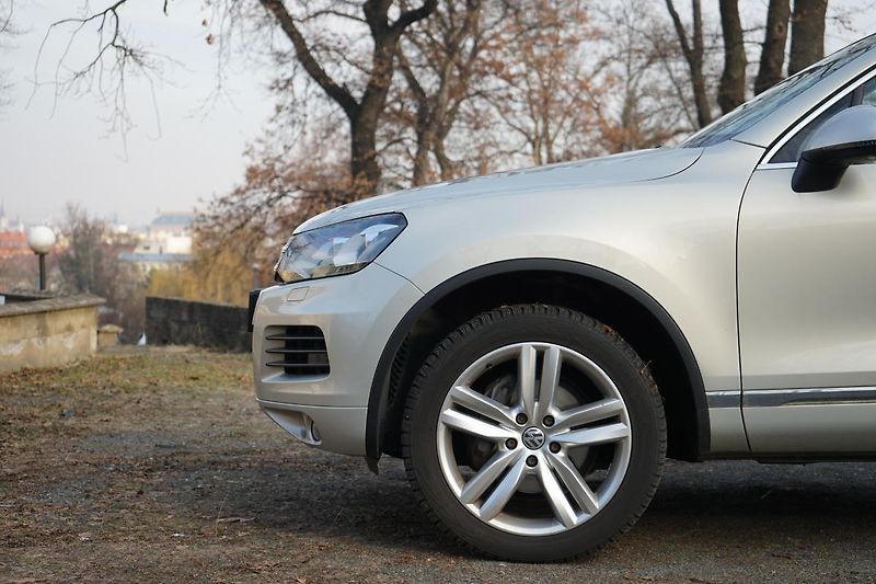 Volkswagen Touareg 180kW Pano 360 Matrix AdTempom - fotka 32 z 33