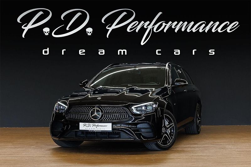 Mercedes-Benz Třídy E (2021) E 300 de T 4Matic AMG Line - fotka 2 z 39