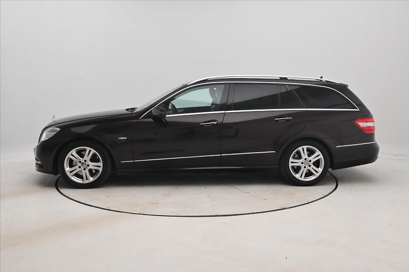 Mercedes-Benz Třídy E 3,0 350 CDi 195 kW Plný servis - fotka 8 z 31