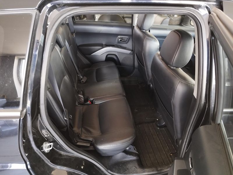 Citroën C-Crosser (2008) 2,2HDI,115KW,7MÍST,XEN,ALU,TAŽ - fotka 12 z 34