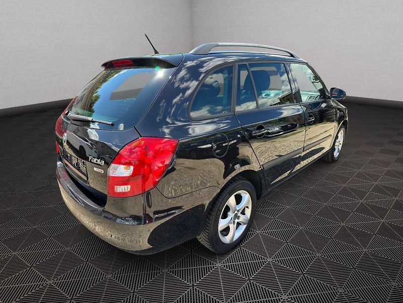 Škoda Fabia (2011) 1,2TSI 77Kw - fotka 7 z 29