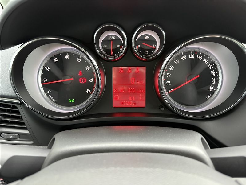 Opel Zafira 1,4 103kw ČR servis 6MT - fotka 10 z 28