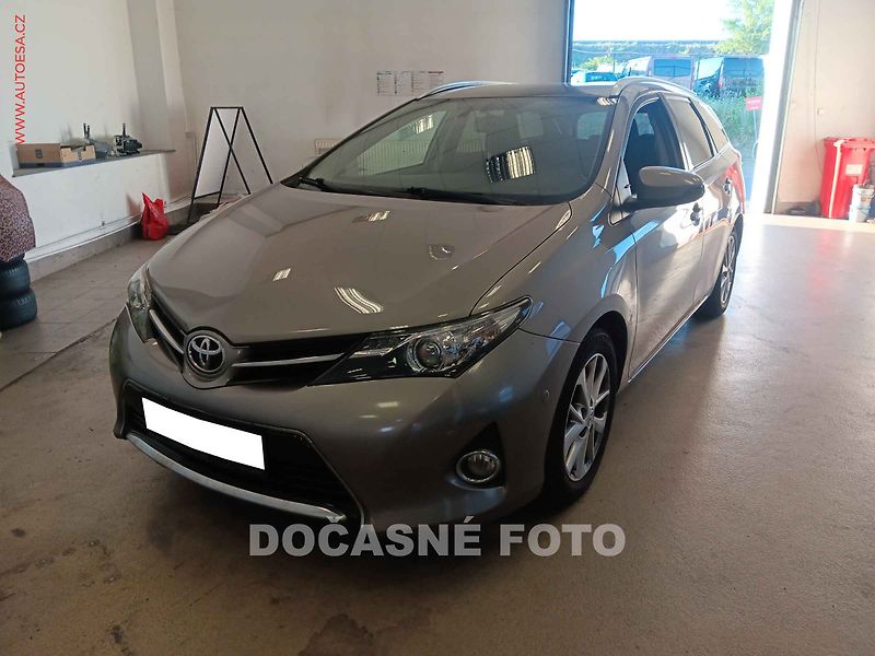 Toyota Auris (2013) 1.6i, 1.maj,ČR, Active - fotka 1 z 3