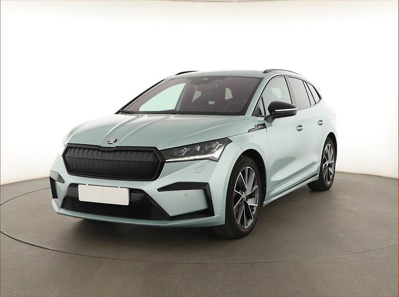 Škoda Enyaq (2022) Sportline 60 (62 kWh), SoH 91% - fotka 2 z 24