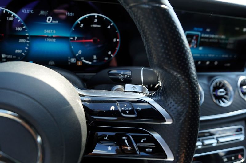 Mercedes-Benz Třídy E E 220d AMG Avantgarde/195 PS - fotka 38 z 41