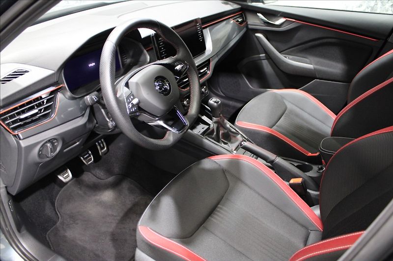 Škoda Kamiq 1,5 TSI 110kW Monte Carlo - fotka 9 z 34
