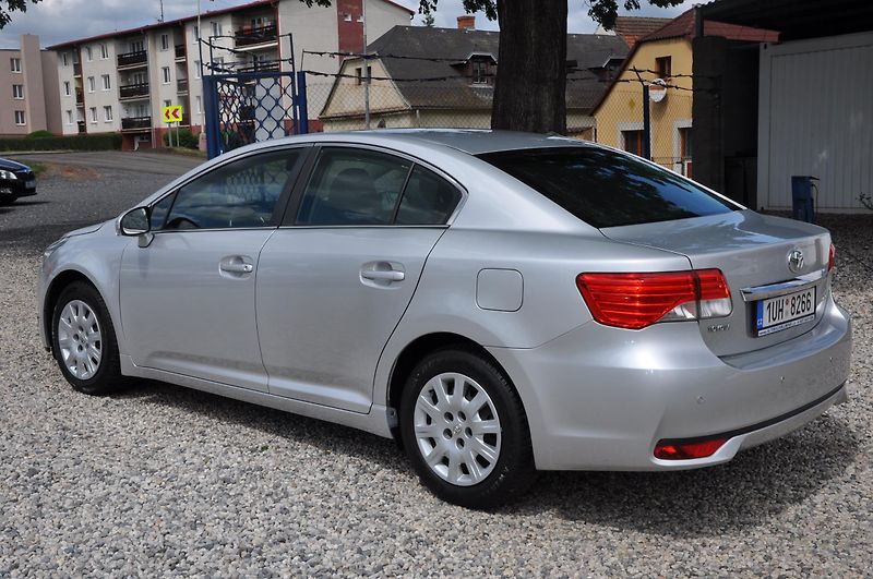 Toyota Avensis 1.8 Valvematic A/T Kůže - fotka 4 z 14