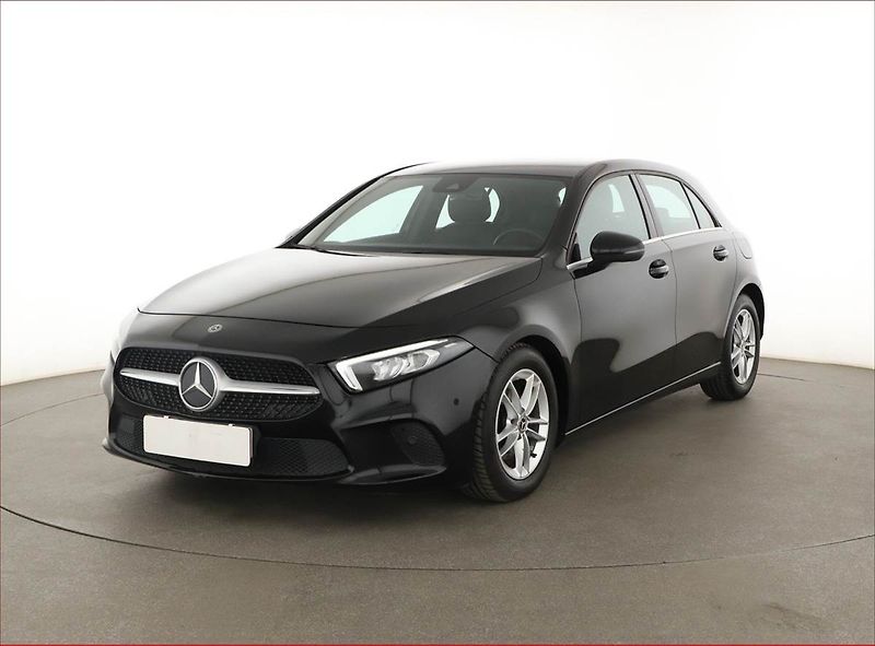 Mercedes-Benz Třídy A (2020) A 180 d - fotka 2 z 21
