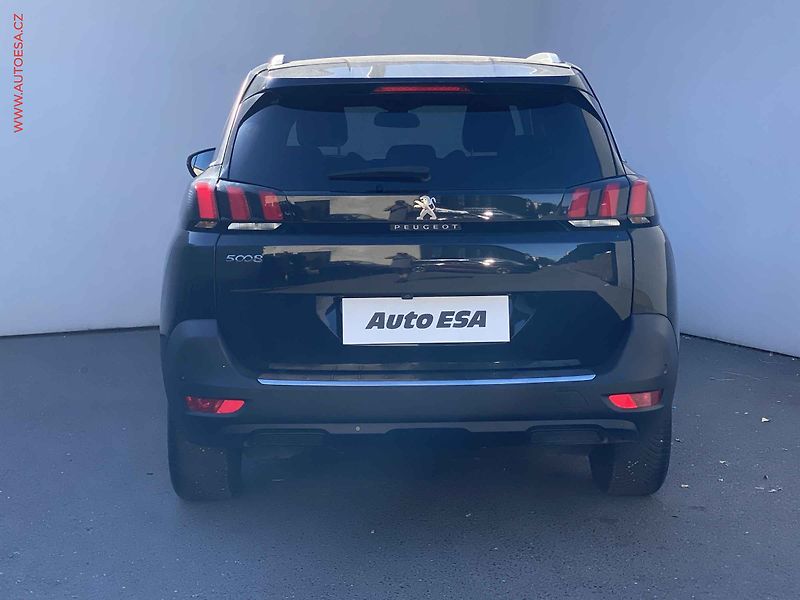 Peugeot 5008 (2020) 1.5 HDi, Allure - fotka 5 z 16