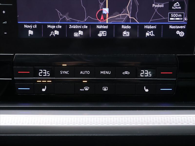 Volkswagen Touareg 3,0 TDI 170kW DSG 4M LED CZ - fotka 24 z 31