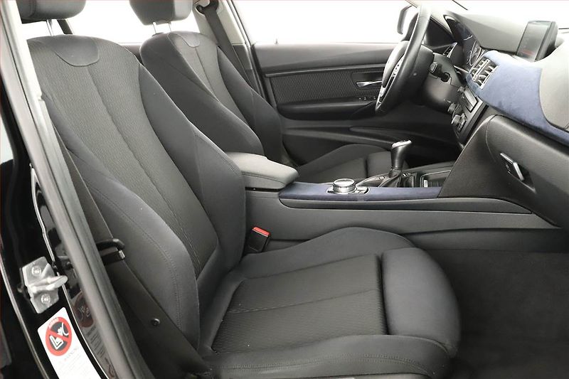 BMW Řada 3 (2014) 320 d xDrive, 4X4, Navi - fotka 7 z 20