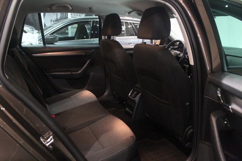 Škoda Octavia (2019) 1.5 TSI 110kW Style LED 2019 - fotka 9 z 19