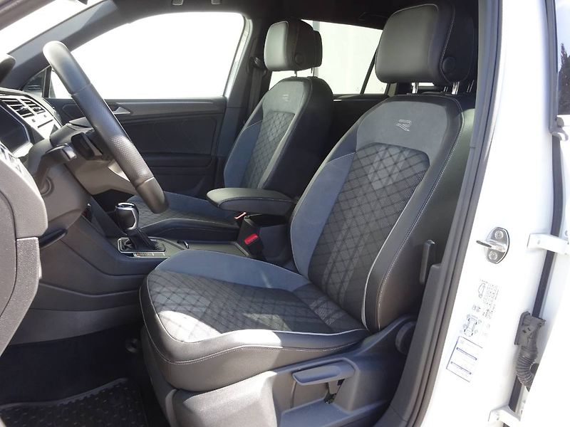 Volkswagen Tiguan (2023) 1,5 TSi/110kW R-Line DSG - fotka 16 z 27
